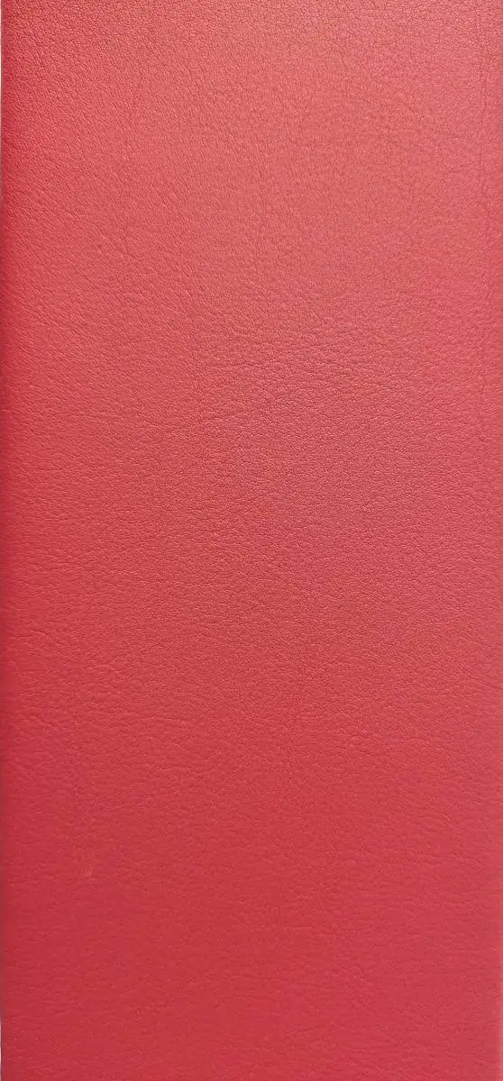 Pareclose habillée de cuir rouge grainé